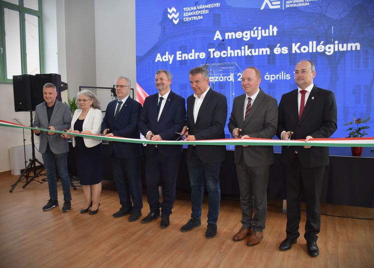 Átadtuk iskolánk megújult épületét